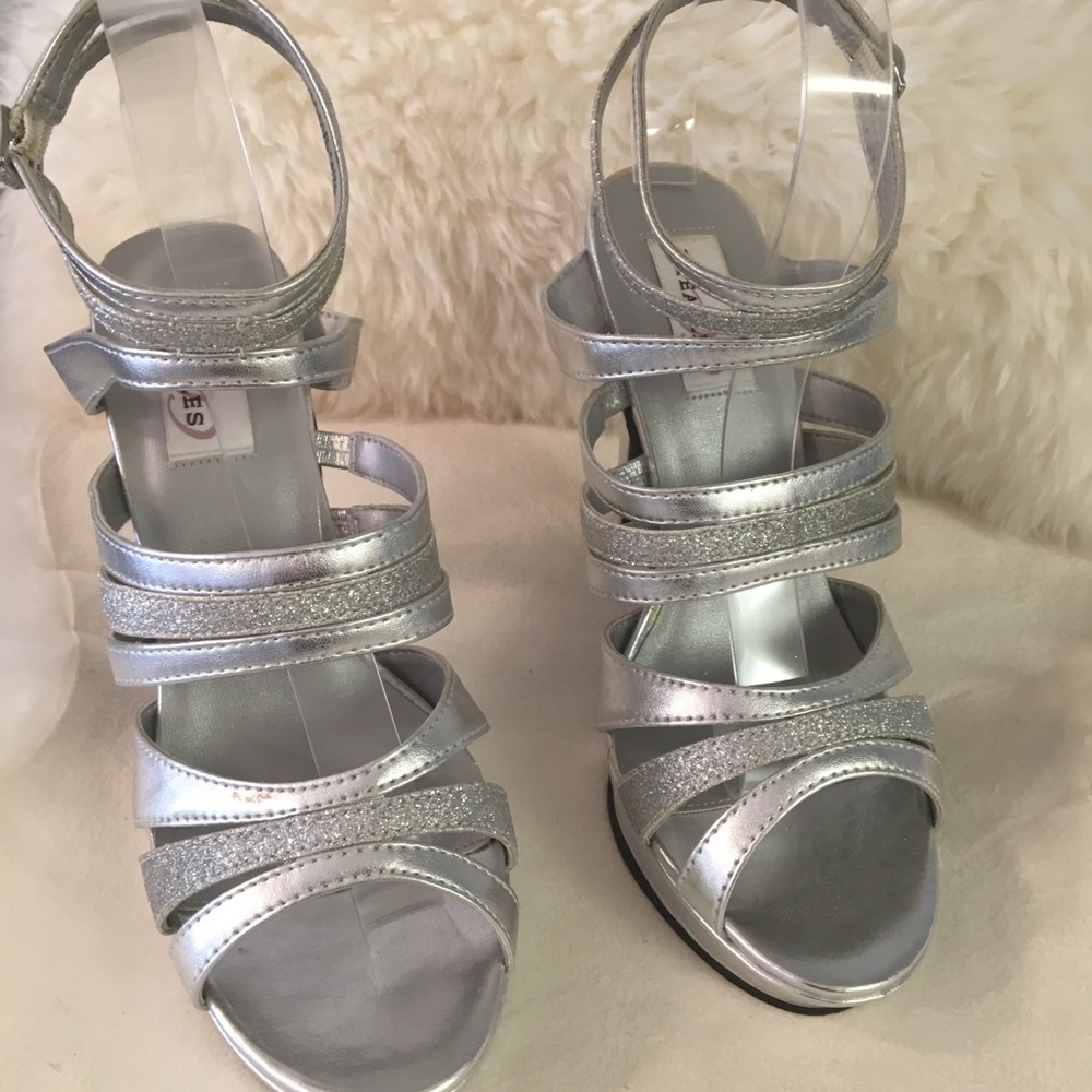 Anya Silver Metallic Platform Sandal 9.5 M